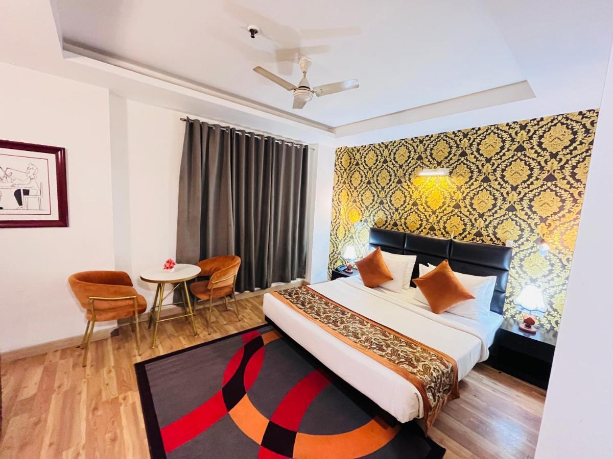 Hotel At Residency Kaushambi Couple Friendly Ghaziabad Exterior photo